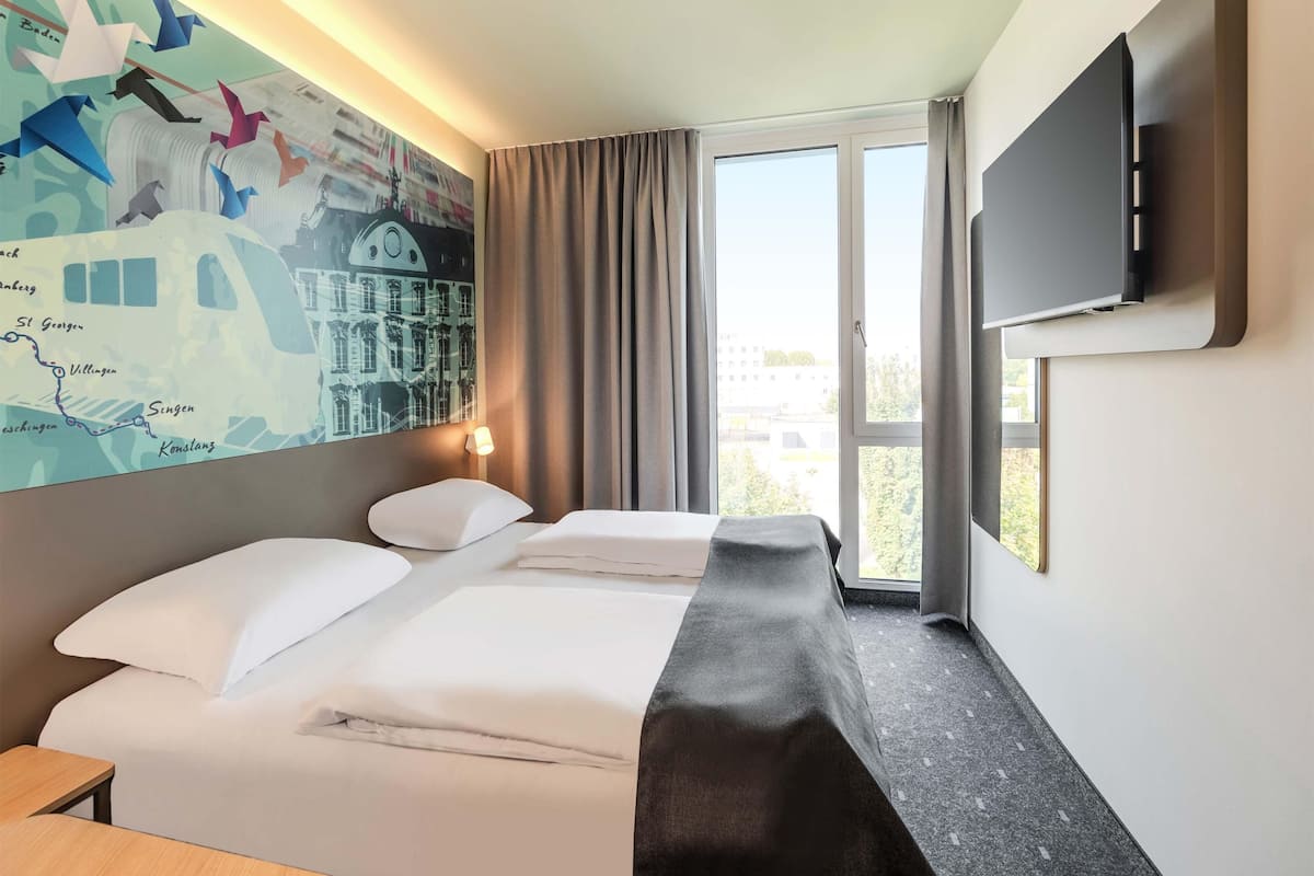 Double Room (French bed) | Desk, blackout drapes, soundproofing, free WiFi