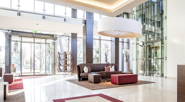 Coin salon dans le hall