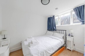 1 Schlafzimmer, Schreibtisch, Bügeleisen/Bügelbrett, WLAN