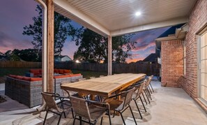 Outdoor dining