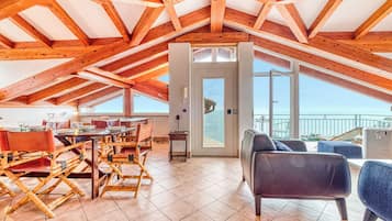 Biệt thự dành cho gia đình, nhiều phòng ngủ, 2 phòng tắm (Villa Luce del Sol with Pool - L) | Khu ăn uống