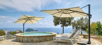 Villa Luce del Sol with Pool - L
