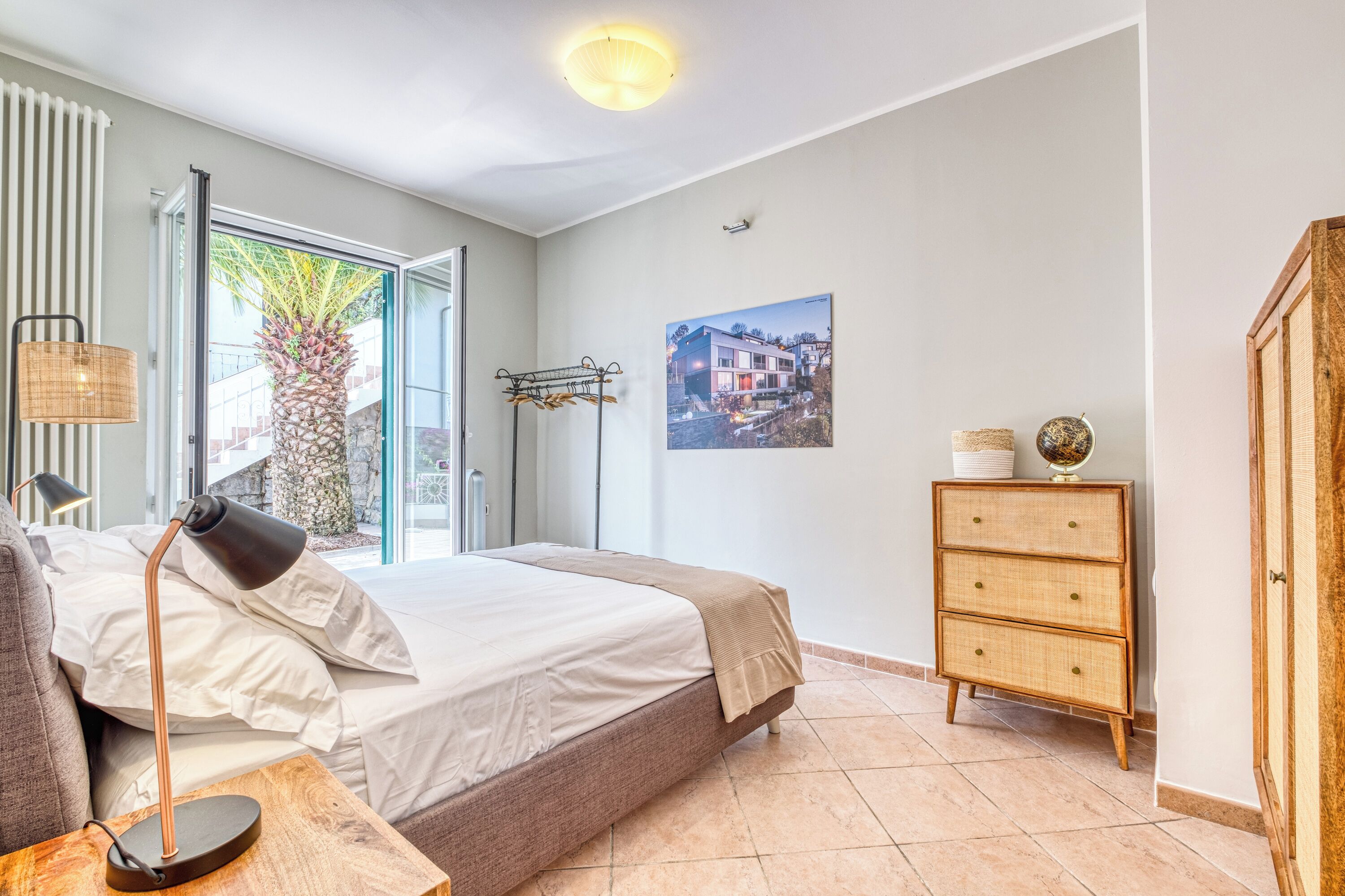 3 bilik tidur, ruang kerja komputer riba, seterika/papan seterika 