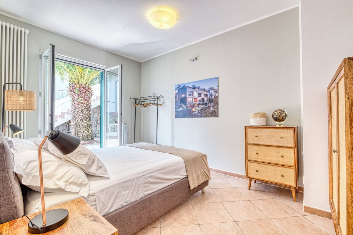 3 bedrooms, laptop workspace, iron/ironing board, free WiFi