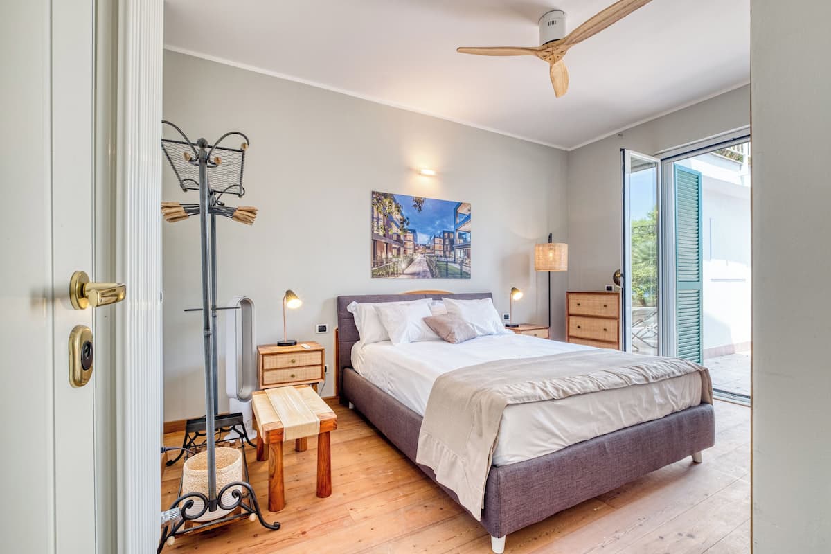 3 bedrooms, laptop workspace, iron/ironing board, free WiFi