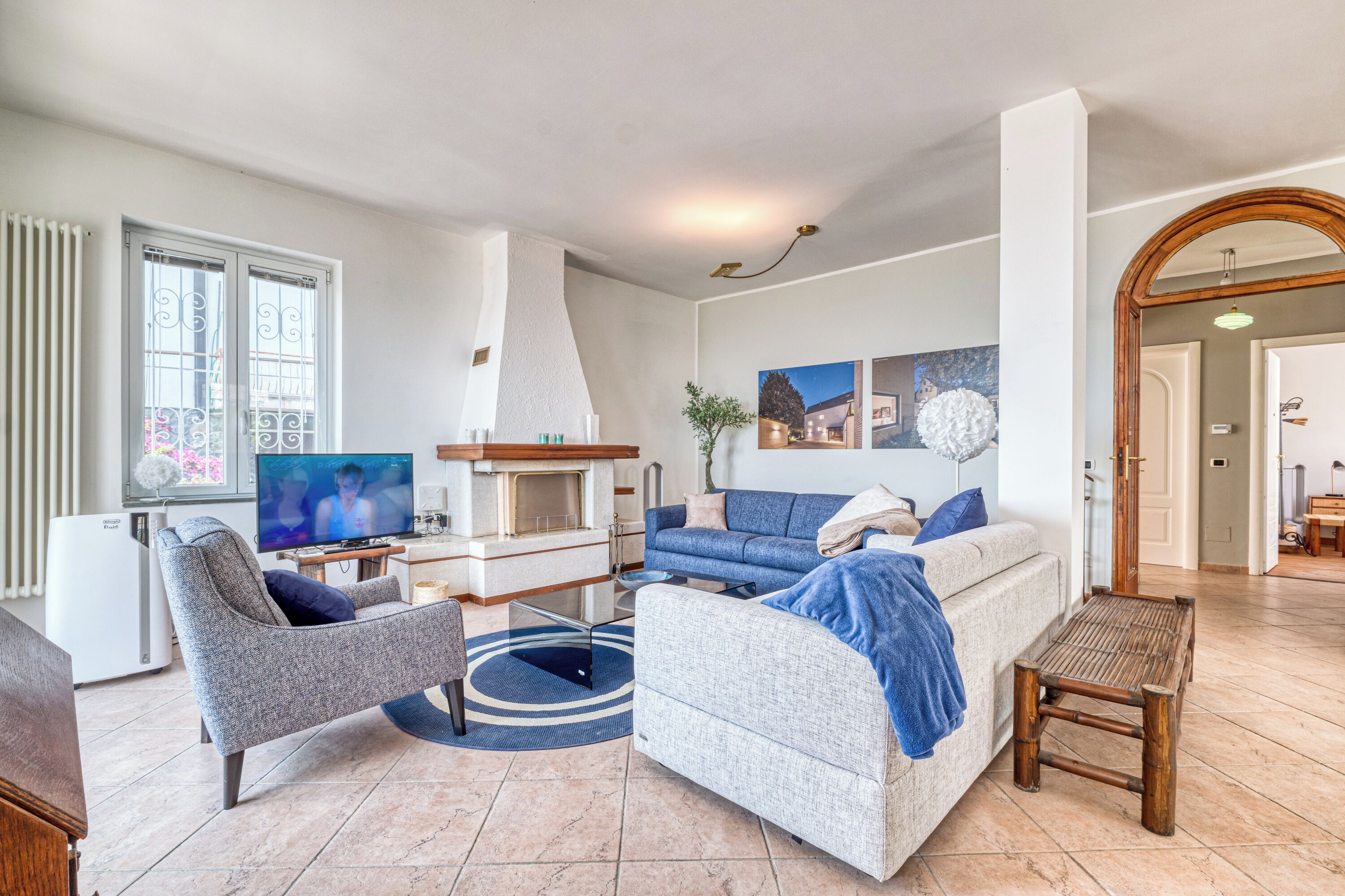 TV màn hình phẳng 32-inch có truyền hình cáp, TV 