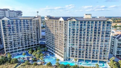Direct Oceanfront on 14th Floor, Pools, Beach Cove