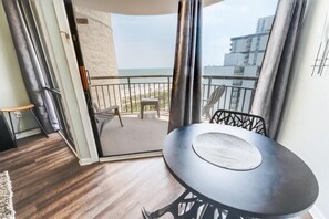 Dining - New, Beautiful Decor, Meridian Plaza, Pools, Nice! (Myrtle Beach)