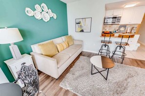 TV - New, Beautiful Decor, Meridian Plaza, Pools, Nice! (Myrtle Beach)