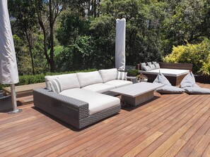 Terrace/patio - Entertainers delight 3 bedroom house with pool and fire pit (North Balgowlah)