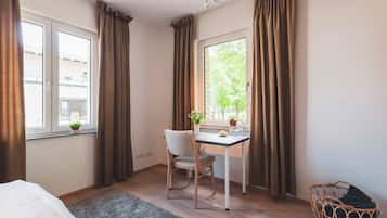 1 bedroom, desk, iron/ironing board, WiFi