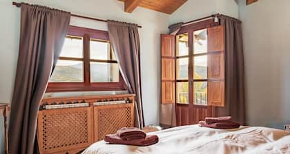 La Puerta De Gredos Country House â Sierra de Gredos, 4 Bedrooms, Private Terrace, Wi-Fi