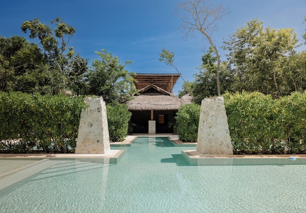 Outdoor pool, free cabanas, pool umbrellas - BT Homes - Zama Luxury (Tulum)