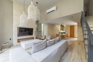 Luxury House, 4 Bedrooms, Terrace, Park View | Living area