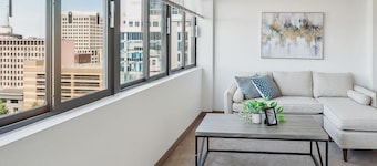 PP 1002  Modern Corporate 2br, pool, Gym