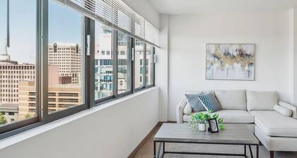 PP 1002 Modern Corporate 2br, pool, Gym