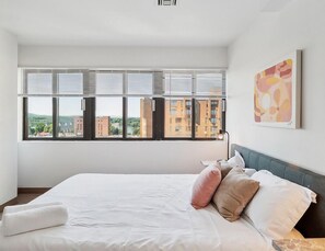 2 bedrooms, desk, travel crib, free WiFi