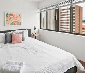 2 chambres, bureau, Wi-Fi gratuit, draps fournis