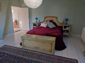 5 Schlafzimmer, Bügeleisen/Bügelbrett, WLAN, Bettwäsche