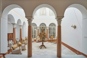 Interior - Apartment 'Apartamento II' with Shared Pool, Wi-Fi and Air Conditioning (Espejo)