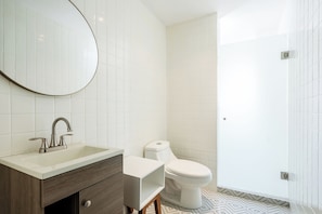 Bathroom - Modern Flat by Polanco Balcony Pet Friendly (Mexico City)