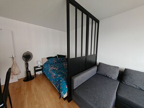 1 chambre, bureau, Wi-Fi, draps fournis