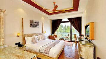 Egyptian cotton sheets, premium bedding, memory-foam beds, in-room safe