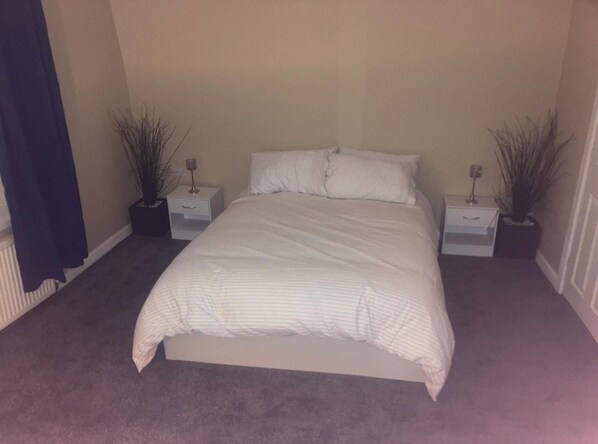 Apartment | 1 bedroom, free WiFi, bed sheets - Dine & Rest, 1 Bedroom Apartment at Little India (Oswestry)