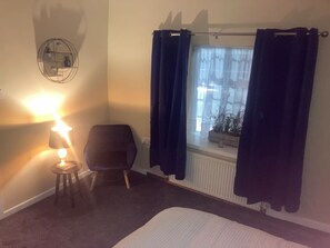 Apartment | 1 bedroom, free WiFi, bed sheets - Dine & Rest, 1 Bedroom Apartment at Little India (Oswestry)