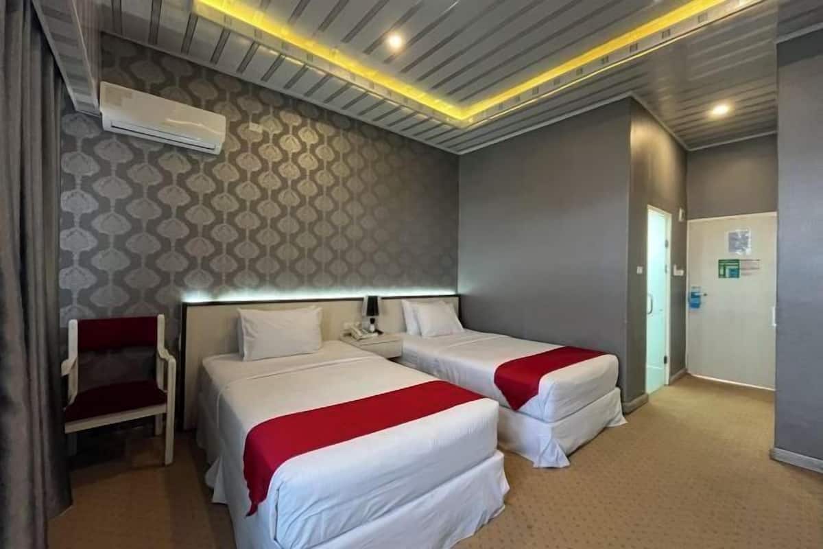 Bureau, espace de travail pour ordinateur portable, Wi-Fi gratuit