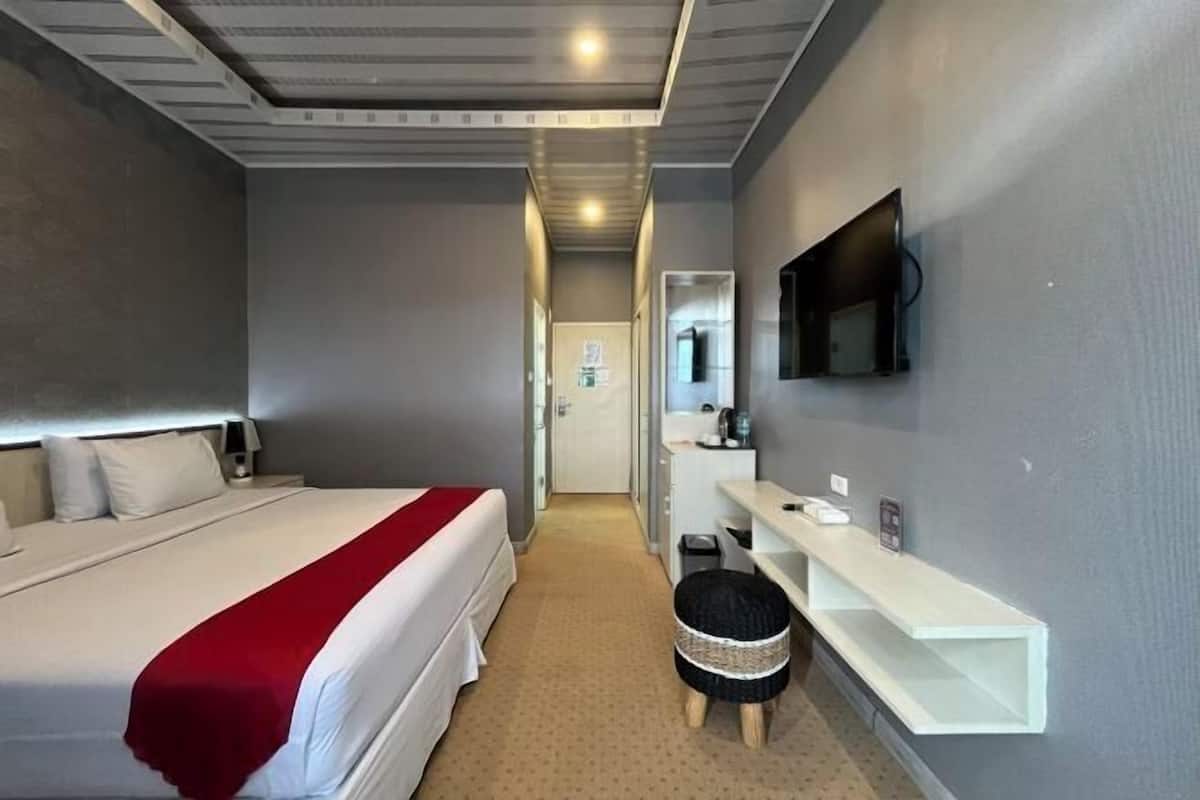 Bureau, espace de travail pour ordinateur portable, Wi-Fi gratuit