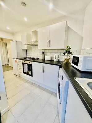 บ้านพัก | ครัวส่วนตัว | ตู้เย็น, ไมโครเวฟ, เตาอบ, เครื่องล้างจาน