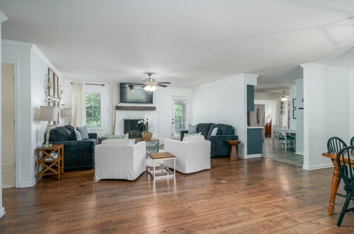 Blackberry Place- 3BR 2BA- Near UA- Fenced in yard