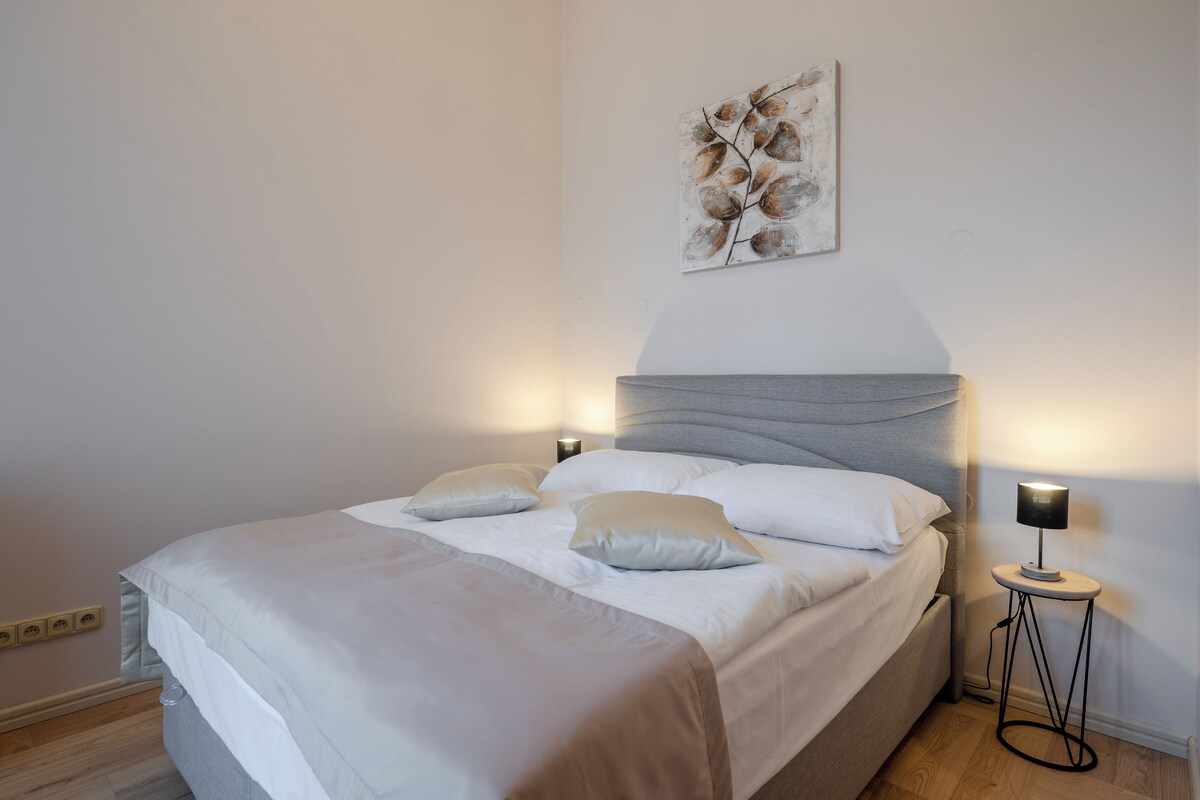 Suite, 2 Schlafzimmer | Bügeleisen/Bügelbrett, kostenloses WLAN