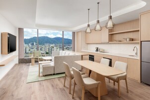 Televisión LCD 55 pulgadas con canales de televisión por cable