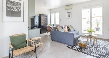 44 m2 air-conditioned apartment with terrace not overlooked