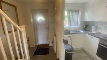 House | Private kitchen | Fridge, microwave, oven, stovetop