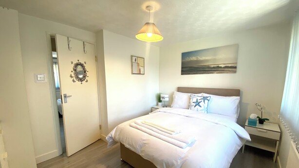 House | 2 bedrooms, iron/ironing board, WiFi (free), bed sheets - Urban Retreat in Milton Keynes (Milton Keynes)