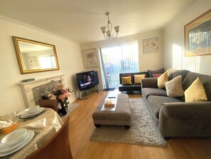House | Living area - Urban Retreat in Milton Keynes (Milton Keynes)