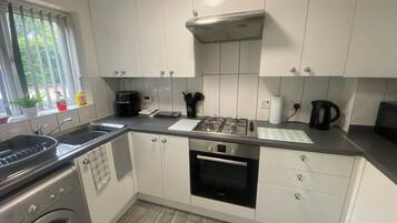 House | Private kitchen | Fridge, microwave, oven, stovetop