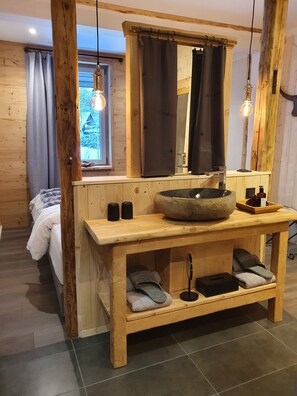 3 Schlafzimmer, Schreibtisch, WLAN, Bettwäsche