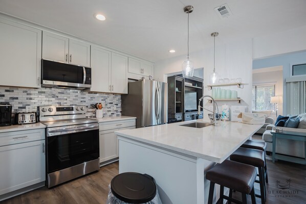 Fridge, microwave, stovetop, dishwasher