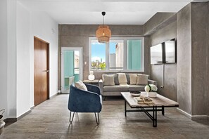 TV, offices - Boho Loft | Modern & Chic in Santurce (San Juan)