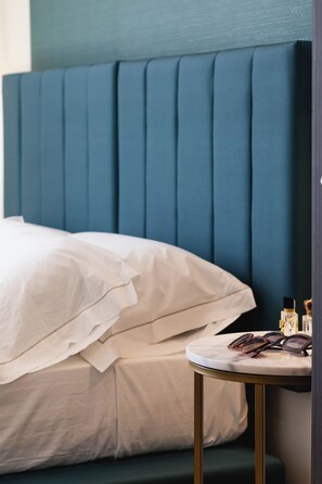 In-room safe, individually furnished, laptop workspace, blackout drapes - Mondello Glam Hotel (Palermo)