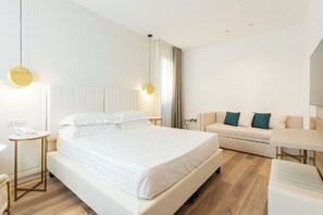 In-room safe, individually furnished, laptop workspace, blackout drapes - Mondello Glam Hotel (Palermo)