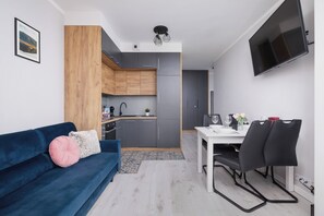 Living room - Cozy Laszkiewicza Apartment by Renters (Kraków)