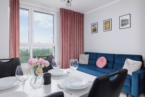 Apartment, 1 Schlafzimmer, Balkon | Wohnzimmer