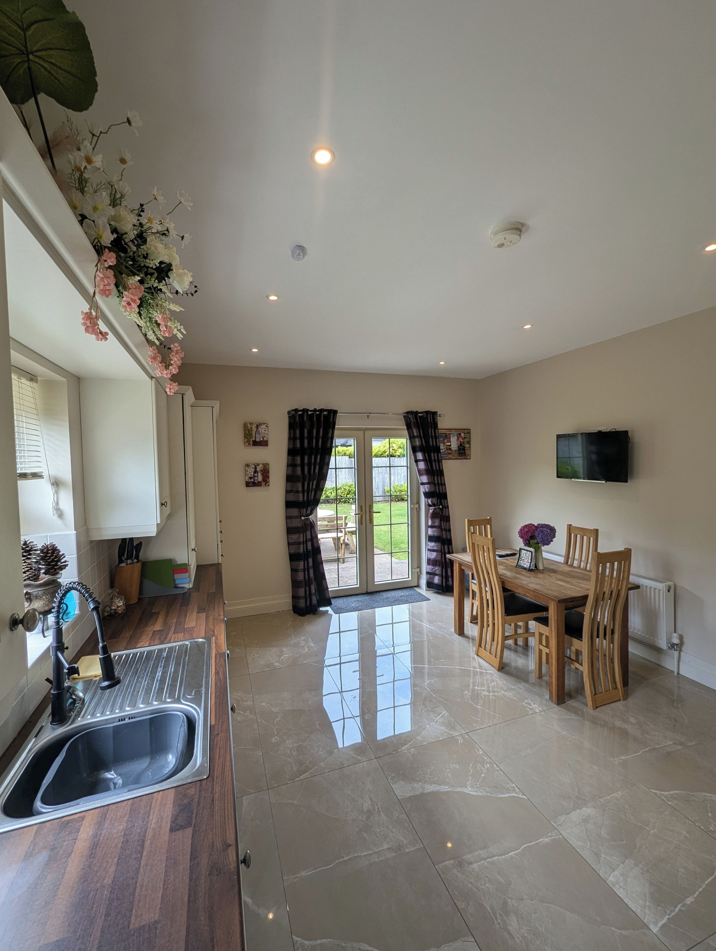 Frigorífic, microones, forn i placa de cuina 