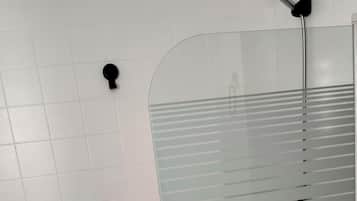 Classic Double Room, Ensuite | Bathroom