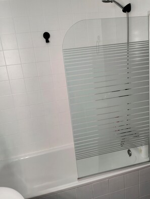 Klassieke tweepersoonskamer, en-suite badkamer | Badkamer